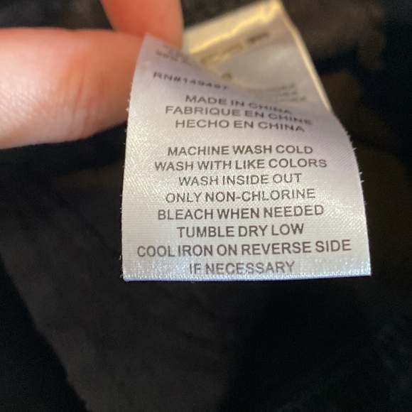 Joe’s Jeans raw hem jean shorts size 26 - Picture 8 of 9